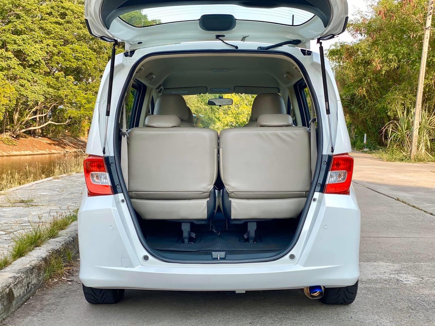 Honda Freed ปี 2014 สีขาว (รูปที่ 17)