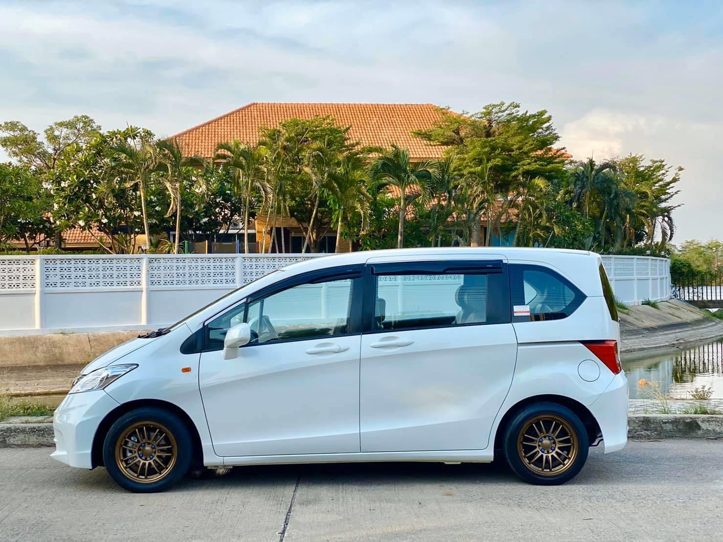 Honda Freed ปี 2014 สีขาว (รูปที่ 7)