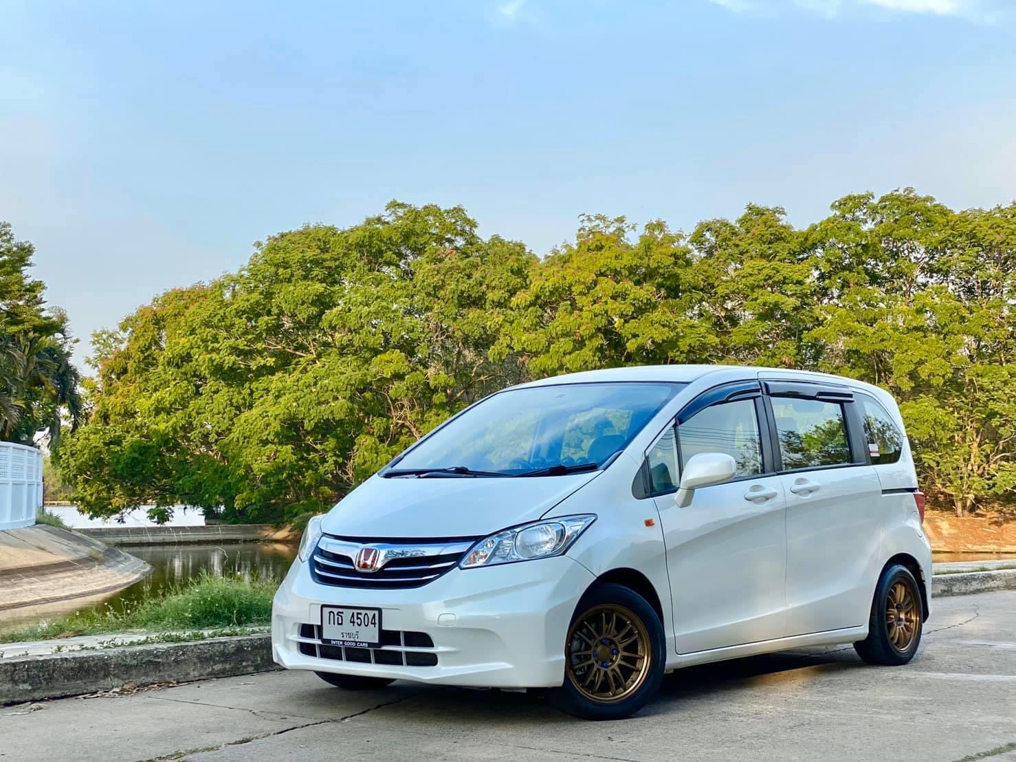 Honda Freed ปี 2014 สีขาว (รูปที่ 3)