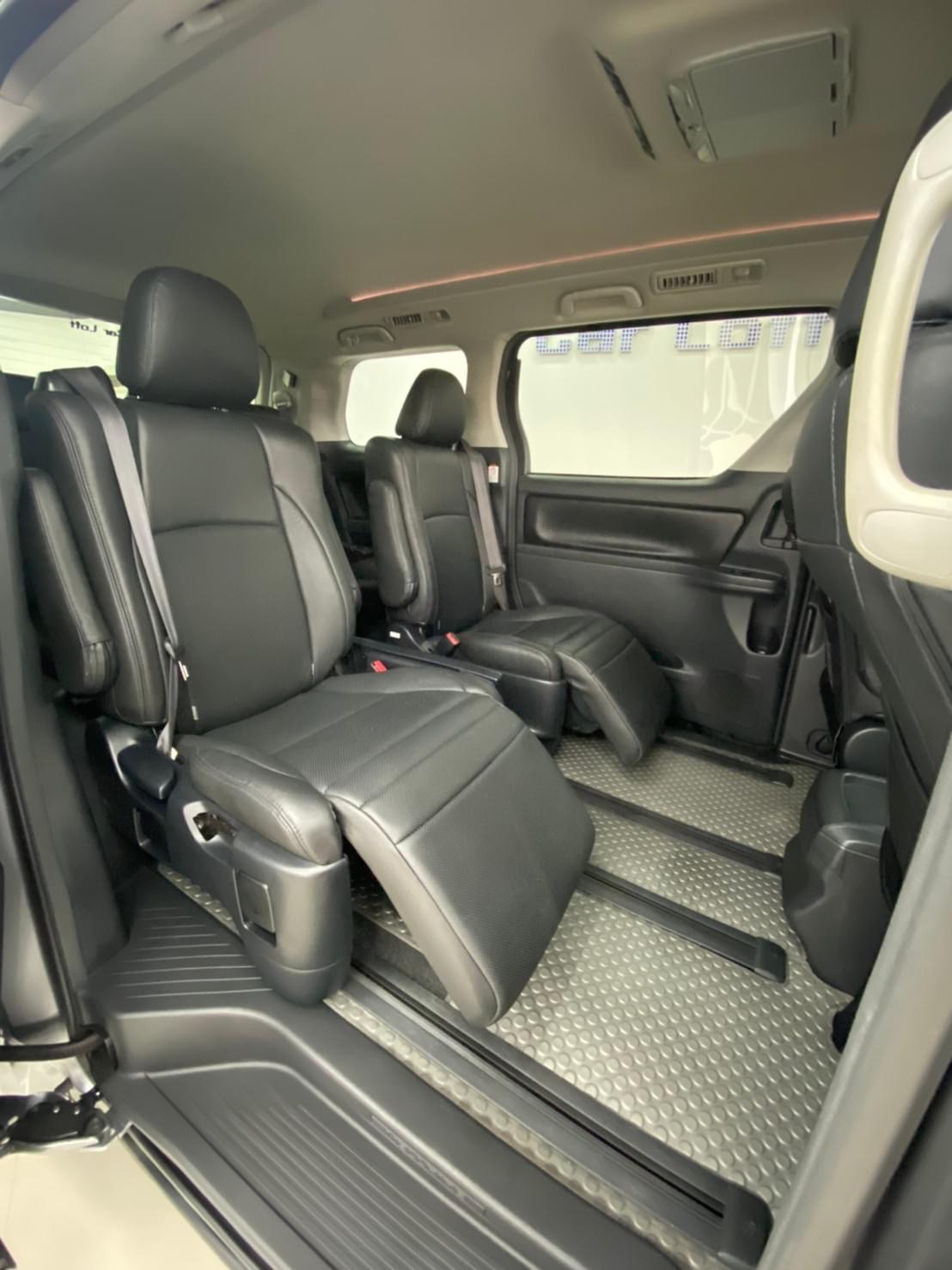 Toyota Vellfire ปี 2009 สีเทา (รูปที่ 12)