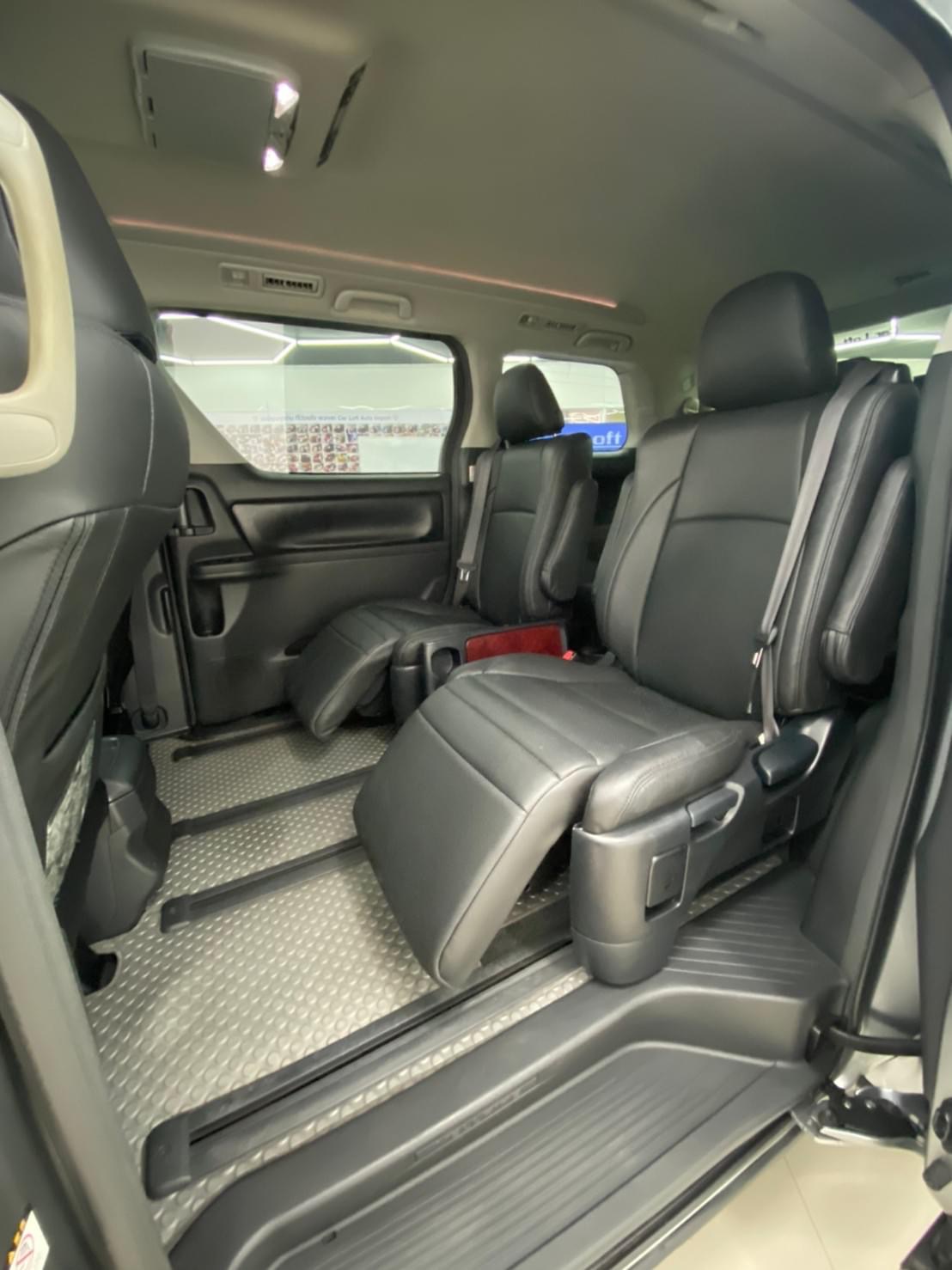 Toyota Vellfire ปี 2009 สีเทา (รูปที่ 9)