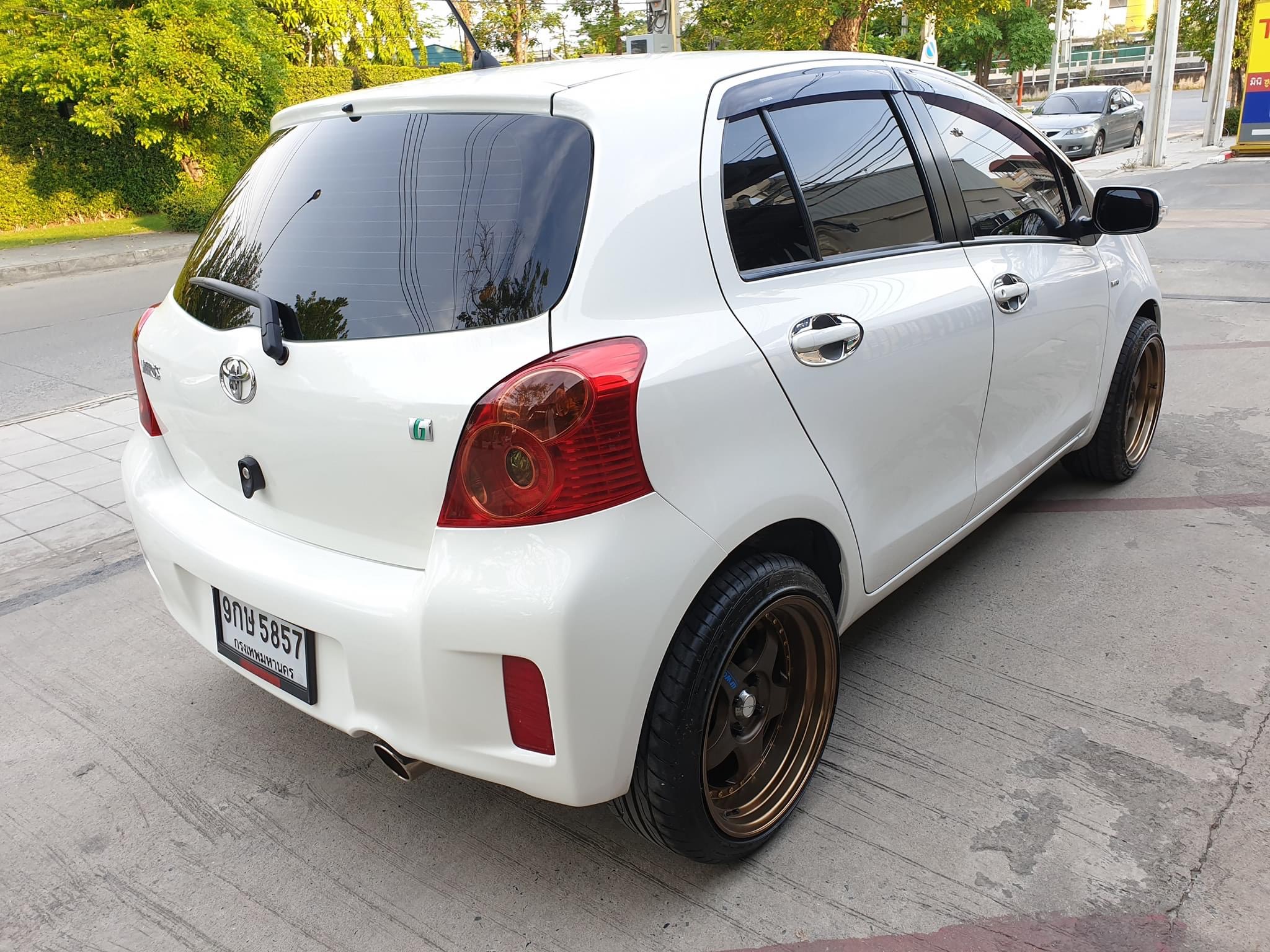 Toyota Yaris ปี 2013 สีขาว (รูปที่ 7)