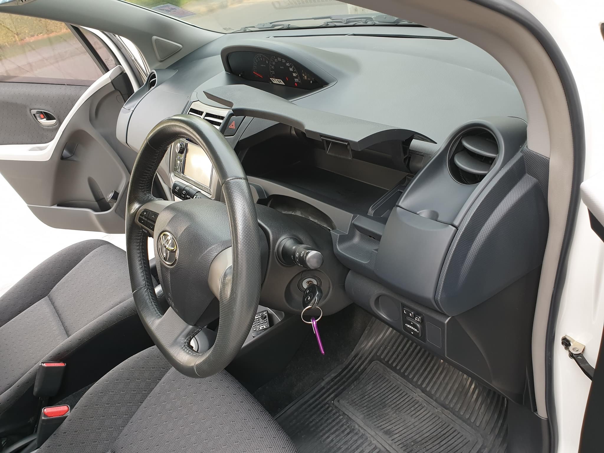 Toyota Yaris ปี 2013 สีขาว (รูปที่ 16)