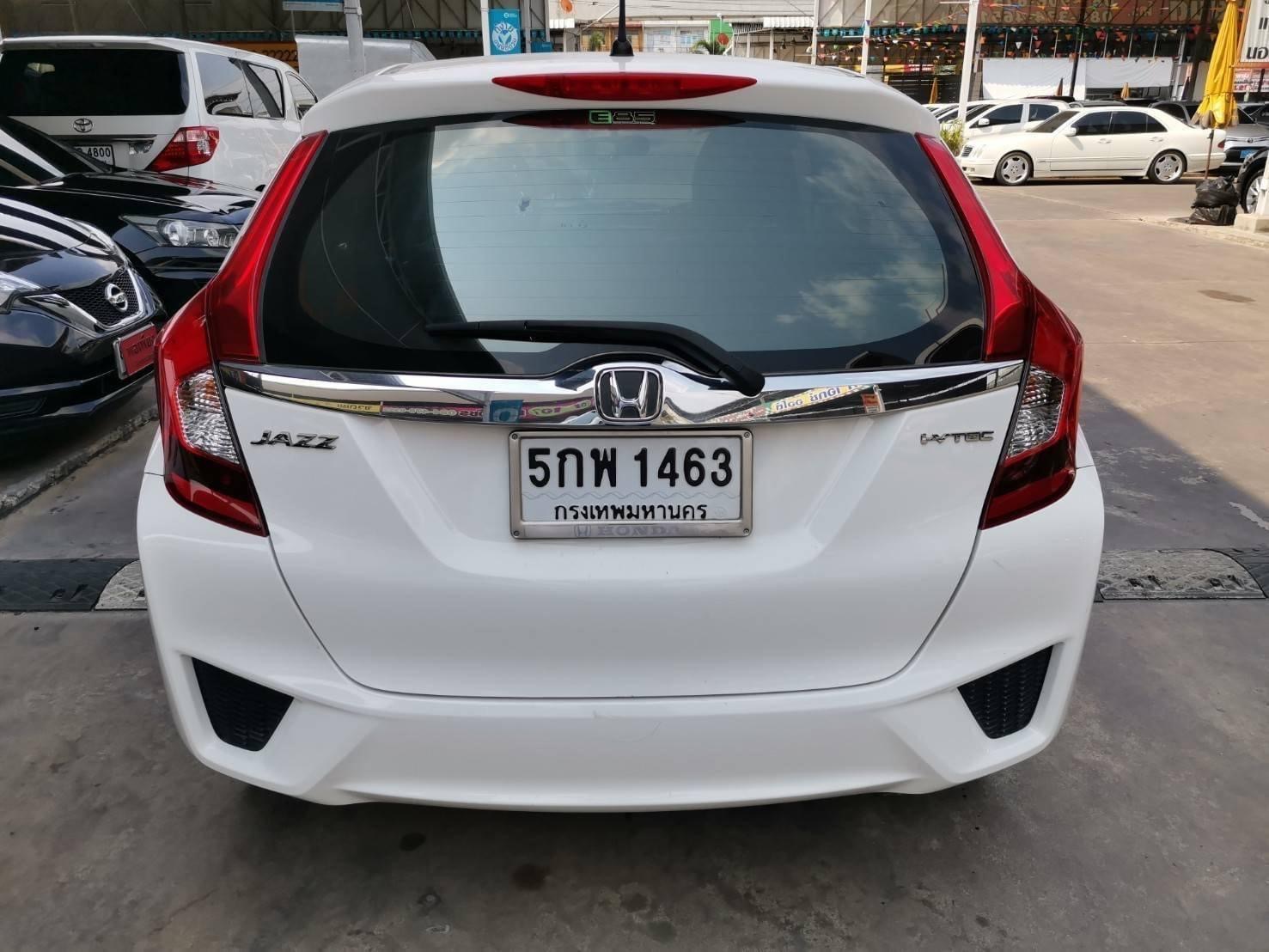 Honda Jazz GK ปี 2016 สีขาว (รูปที่ 12)