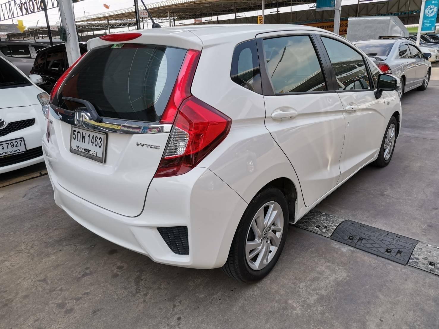 Honda Jazz GK ปี 2016 สีขาว