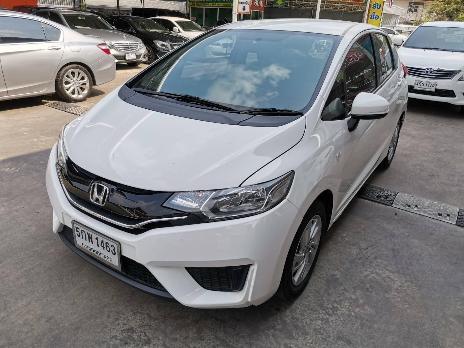 Honda Jazz GK ปี 2016 สีขาว (รูปที่ 2)