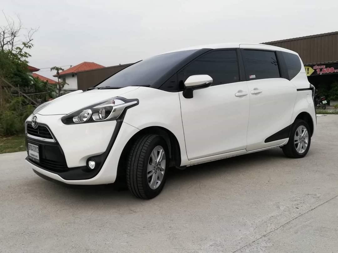 Toyota Sienta ปี 2017 สีขาว (รูปที่ 4)