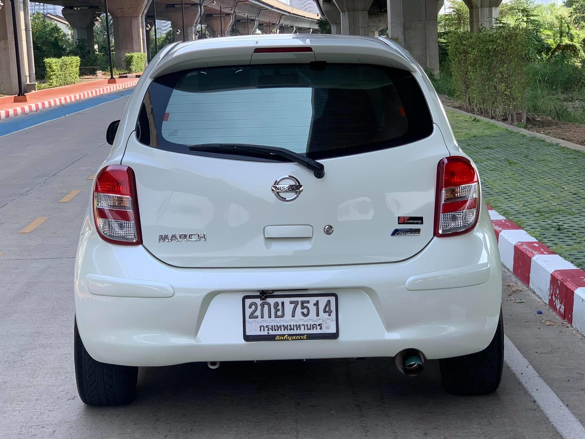 Nissan March ปี 2011 สีขาว (รูปที่ 4)