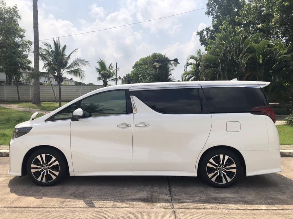 Toyota Alphard ปี 2019 สีขาว