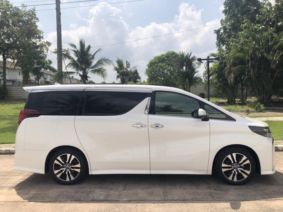 Toyota Alphard ปี 2019 สีขาว