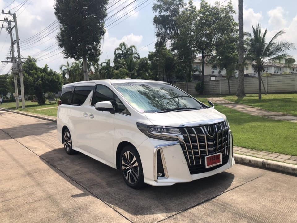 Toyota Alphard ปี 2019 สีขาว