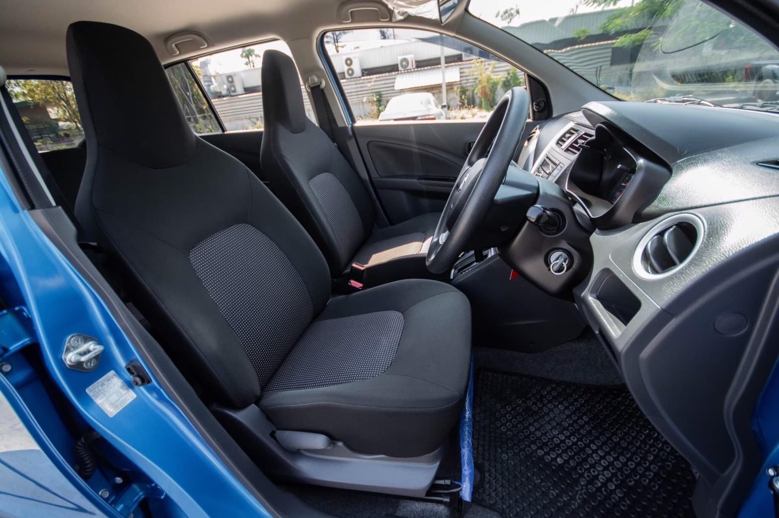 Suzuki Celerio ปี 2017 สีน้ำเงิน (รูปที่ 8)
