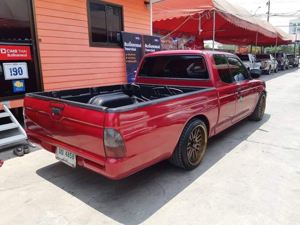 Mitsubishi Strada ปี 2003 สีแดง