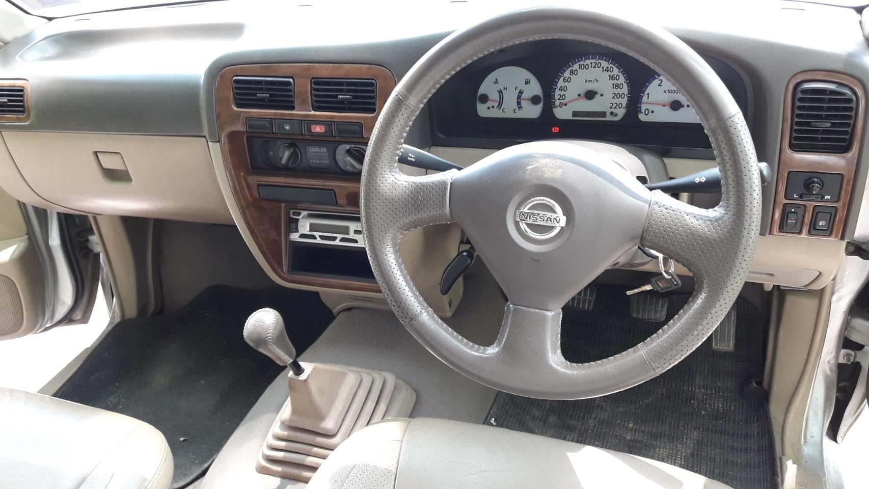 Nissan Navara Frontier ปี 2005 สีเทา (รูปที่ 9)