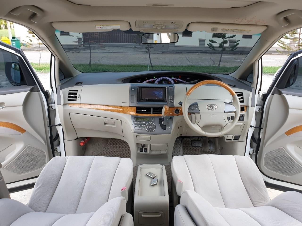 Toyota Estima ปี 2011 สีขาว (รูปที่ 11)