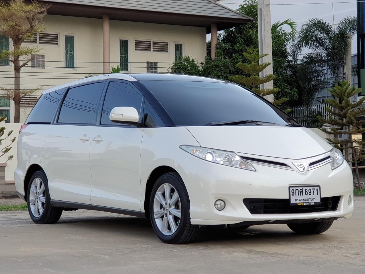 Toyota Estima ปี 2011 สีขาว (รูปที่ 2)