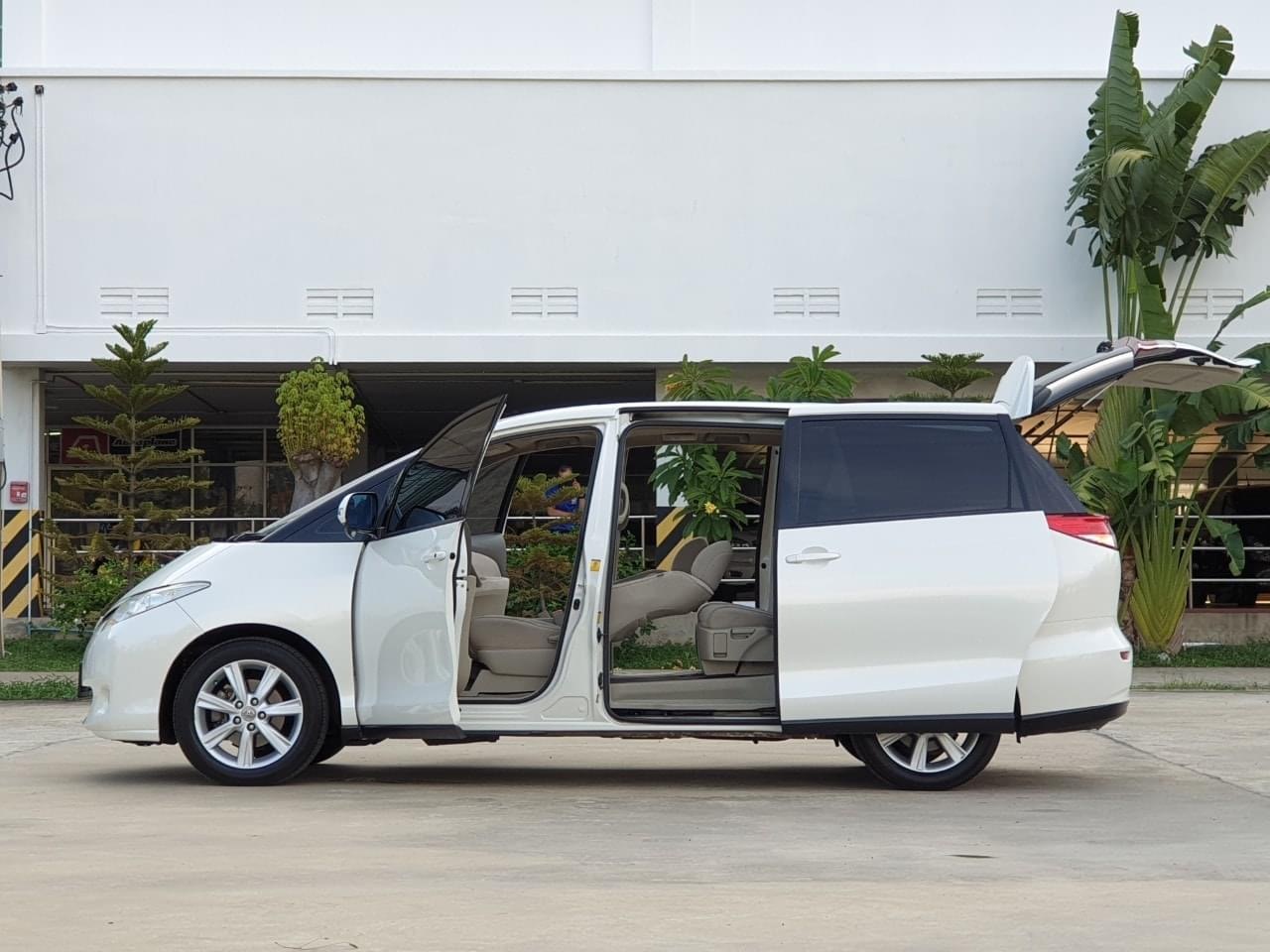 Toyota Estima ปี 2011 สีขาว (รูปที่ 15)