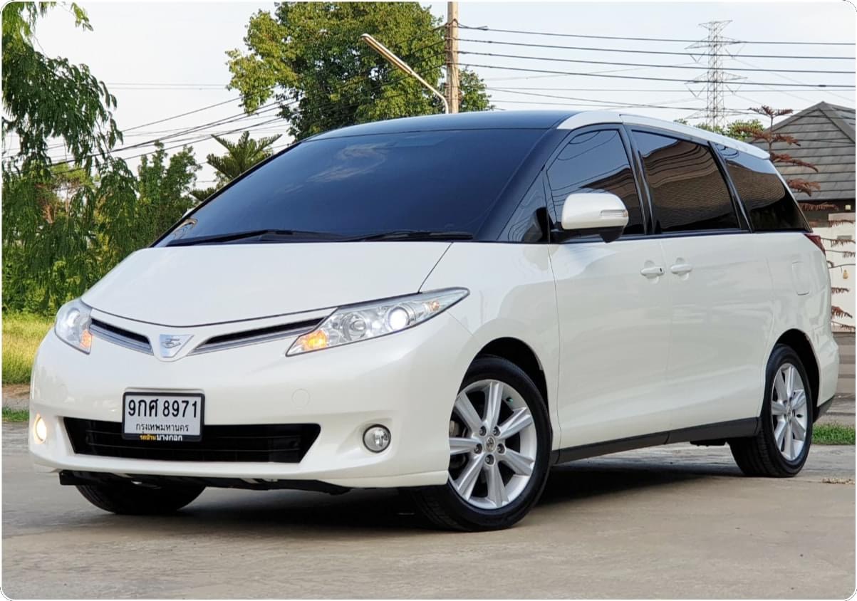 Toyota Estima ปี 2011 สีขาว