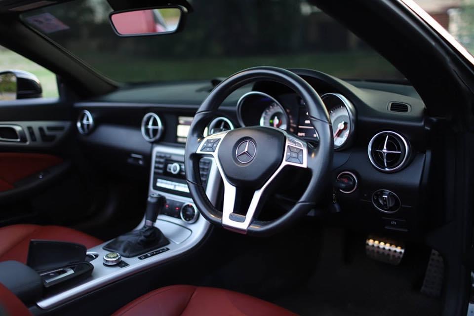 Mercedes-Benz SLK-Class R172 SLK200 ปี 2015 สีดำ (รูปที่ 14)