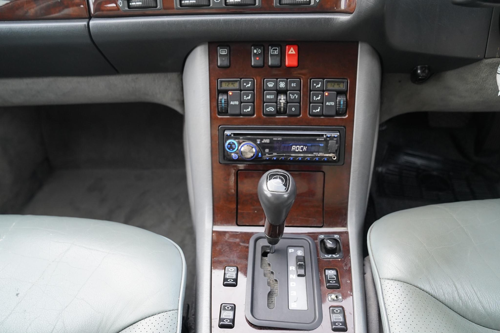 Mercedes-Benz S-Class W140 S280 ปี 1996 สีเทา (รูปที่ 10)