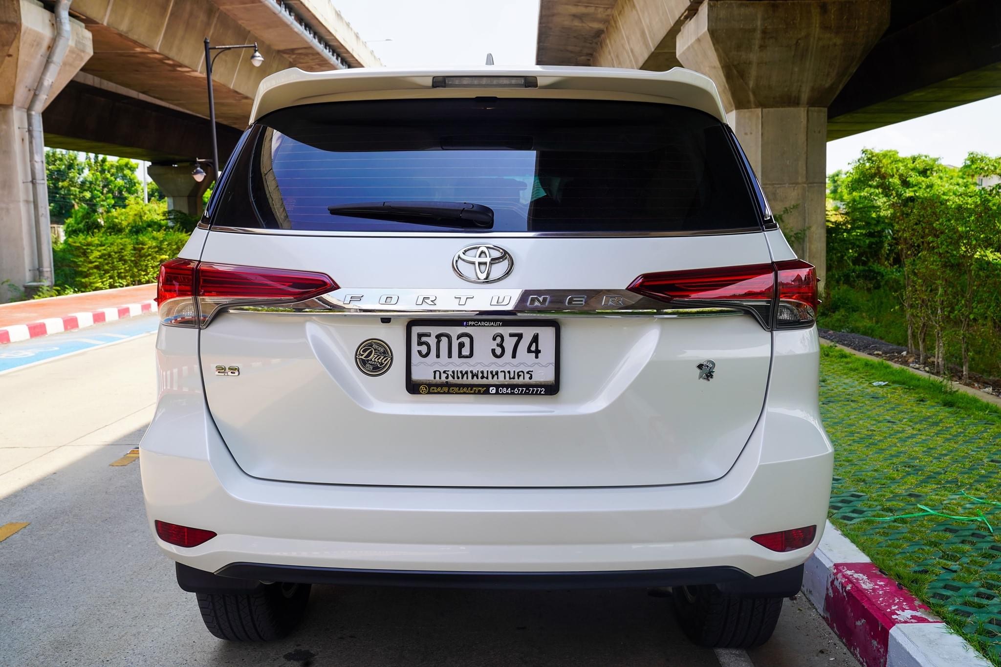 Toyota Fortuner ปี 2016 สีขาว (รูปที่ 4)