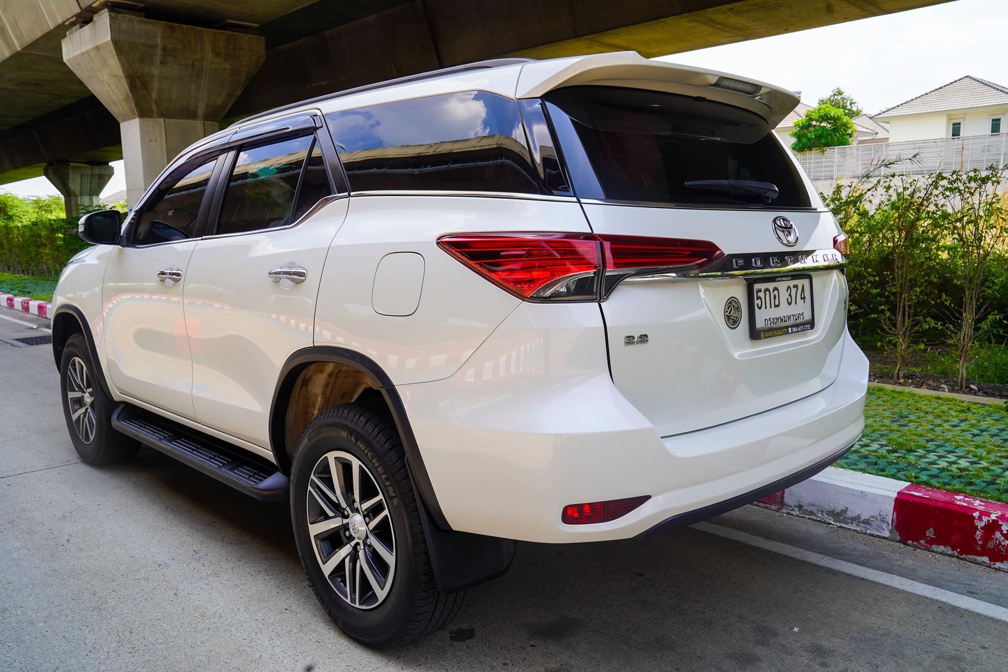 Toyota Fortuner ปี 2016 สีขาว (รูปที่ 12)