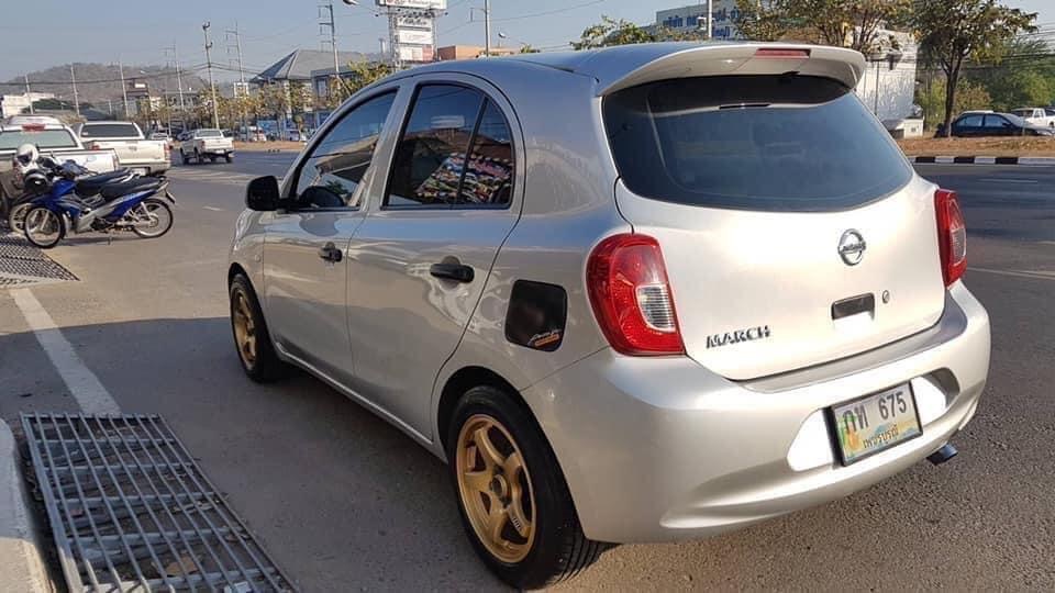 Nissan March ปี 2017 สีเงิน (รูปที่ 4)