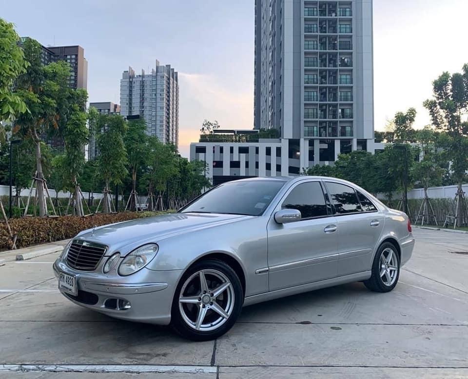 Mercedes-Benz E-Class W211 E200 ปี 2005 สีเงิน (รูปที่ 2)