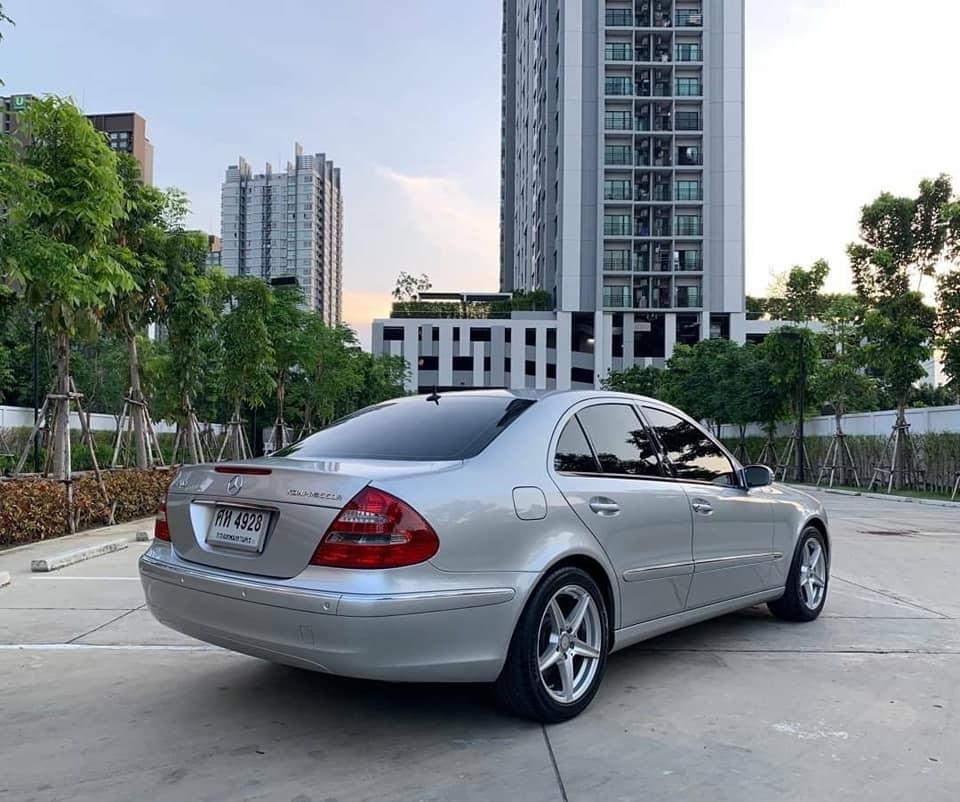 Mercedes-Benz E-Class W211 E200 ปี 2005 สีเงิน (รูปที่ 4)