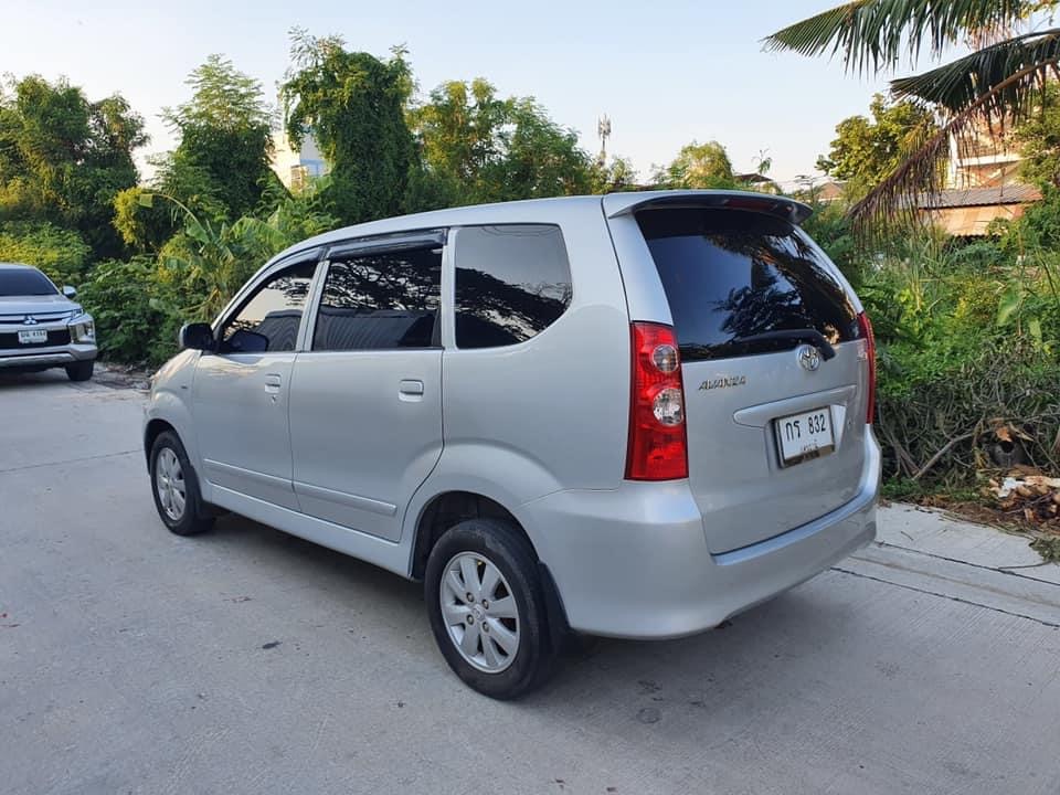 Toyota Avanza ปี 2009 สีเทา