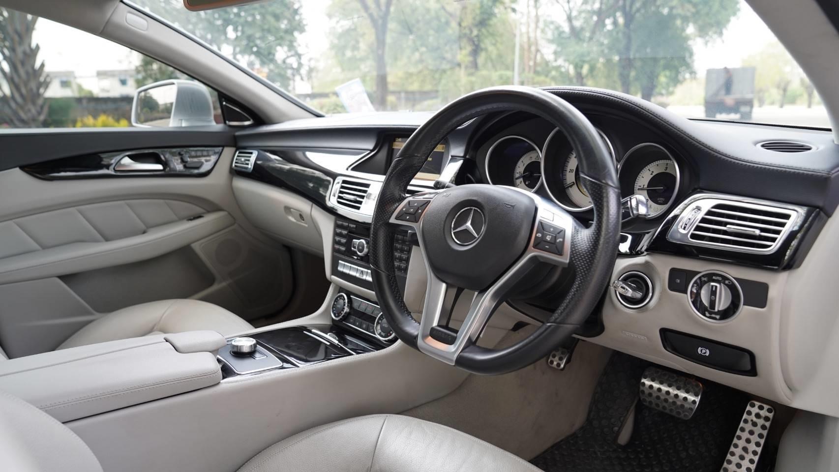 Mercedes-Benz CLS-Class W218 CLS250 ปี 2012 สีเทา (รูปที่ 8)