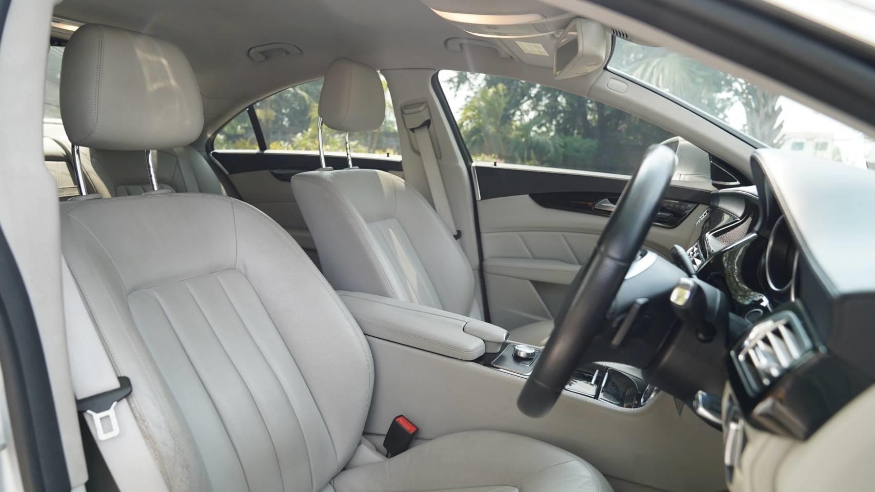 Mercedes-Benz CLS-Class W218 CLS250 ปี 2012 สีเทา (รูปที่ 9)