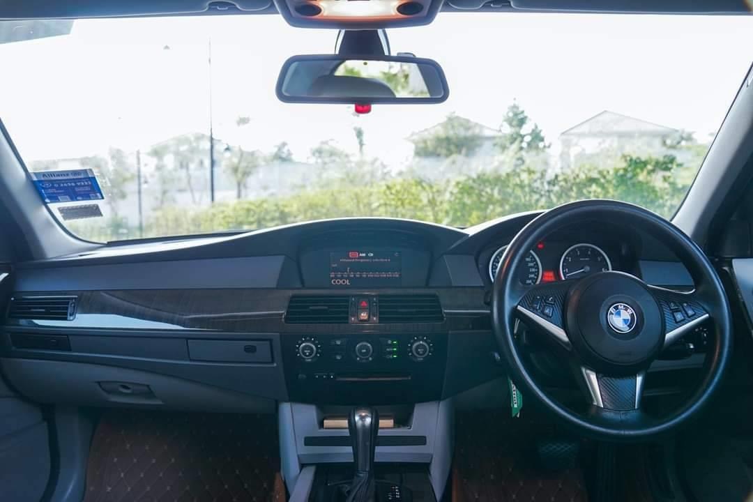 BMW 5 Series E60 525i ปี 2004 สีเงิน (รูปที่ 8)