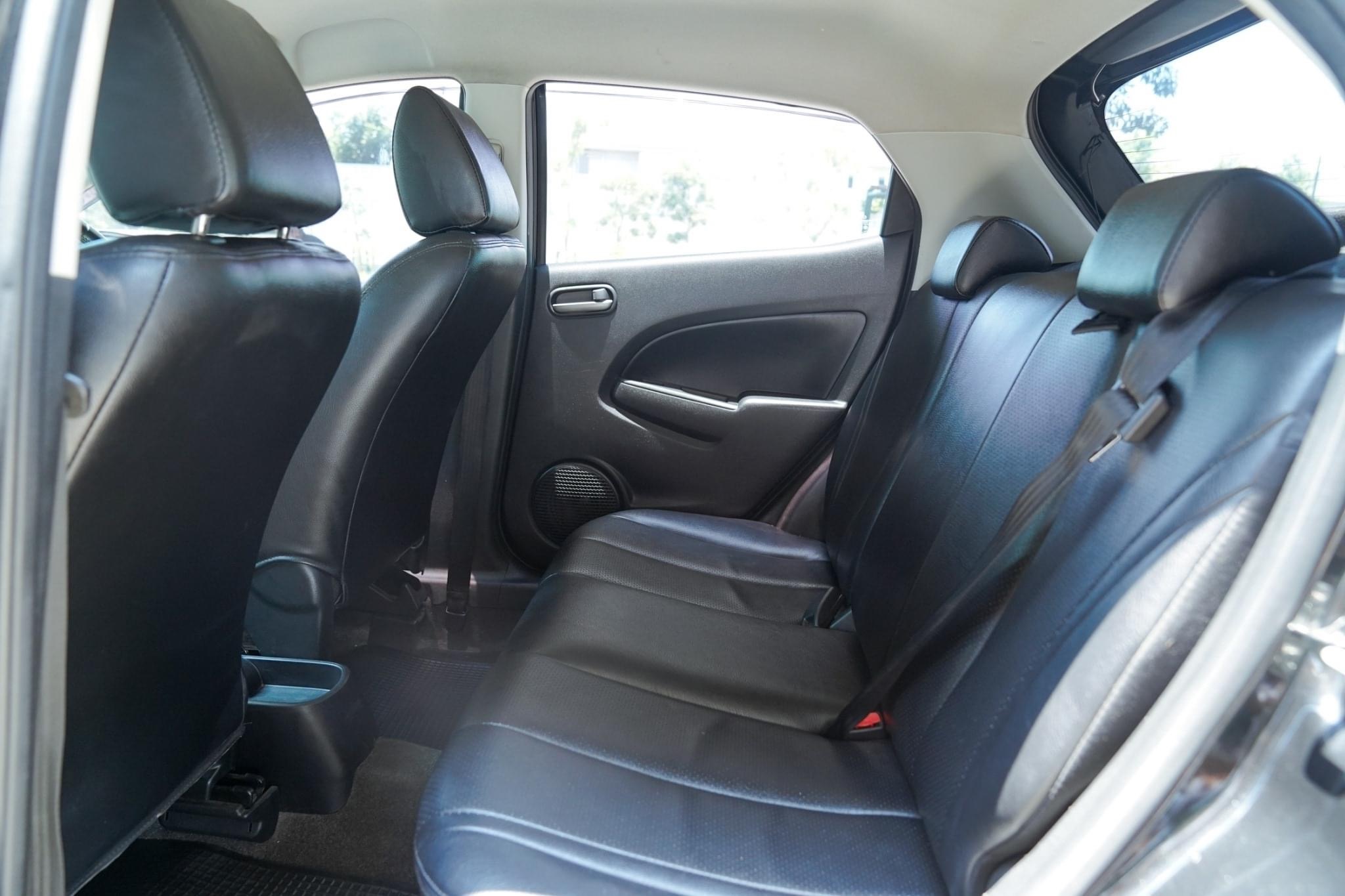 Mazda 2 Sports (5 ประตู) ปี 2012 สีดำ (รูปที่ 16)