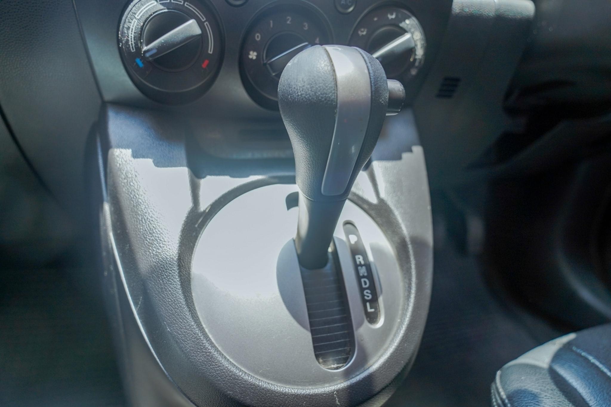 Mazda 2 Sports (5 ประตู) ปี 2012 สีดำ (รูปที่ 10)