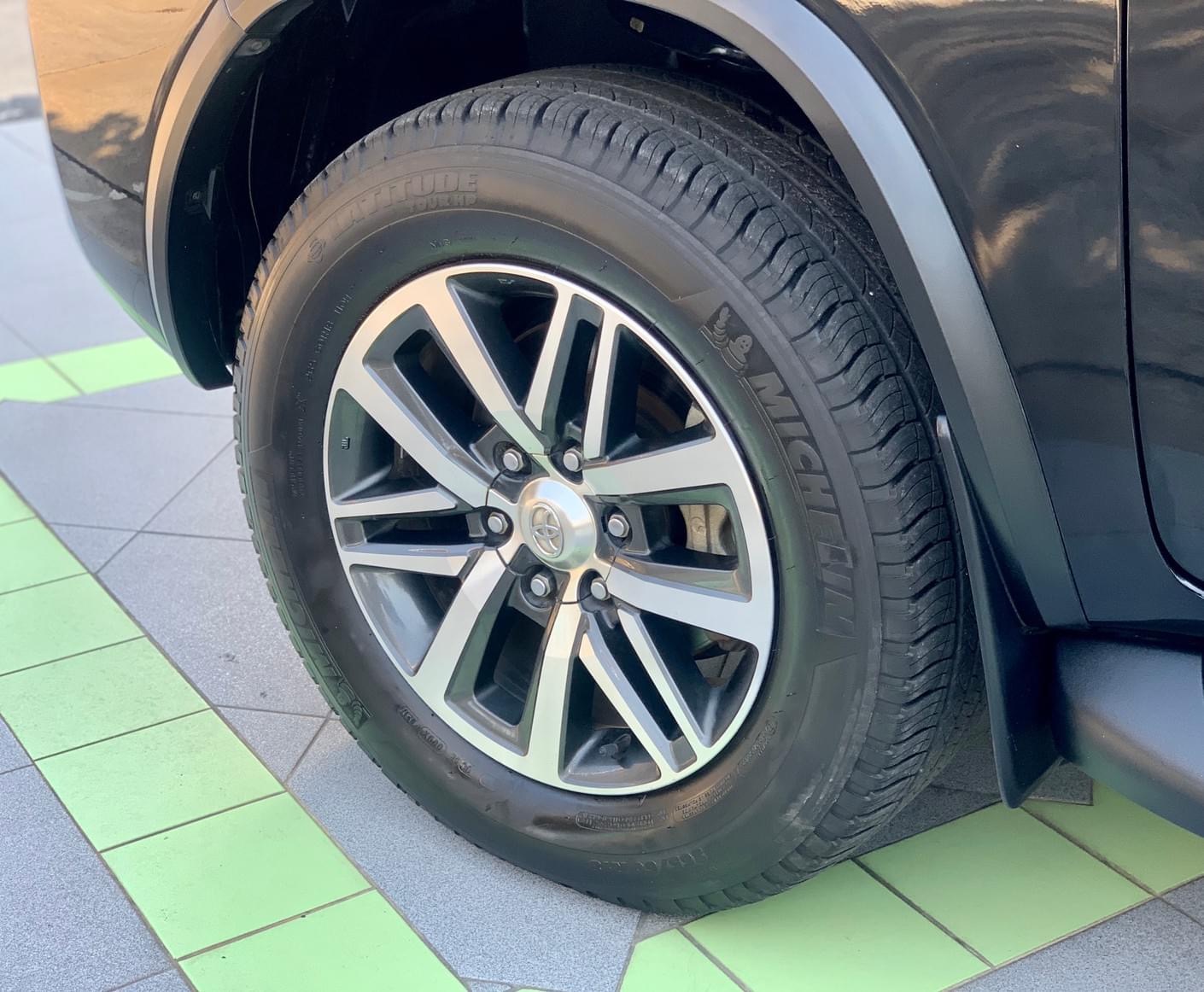 Toyota Fortuner ปี 2015 สีดำ (รูปที่ 18)