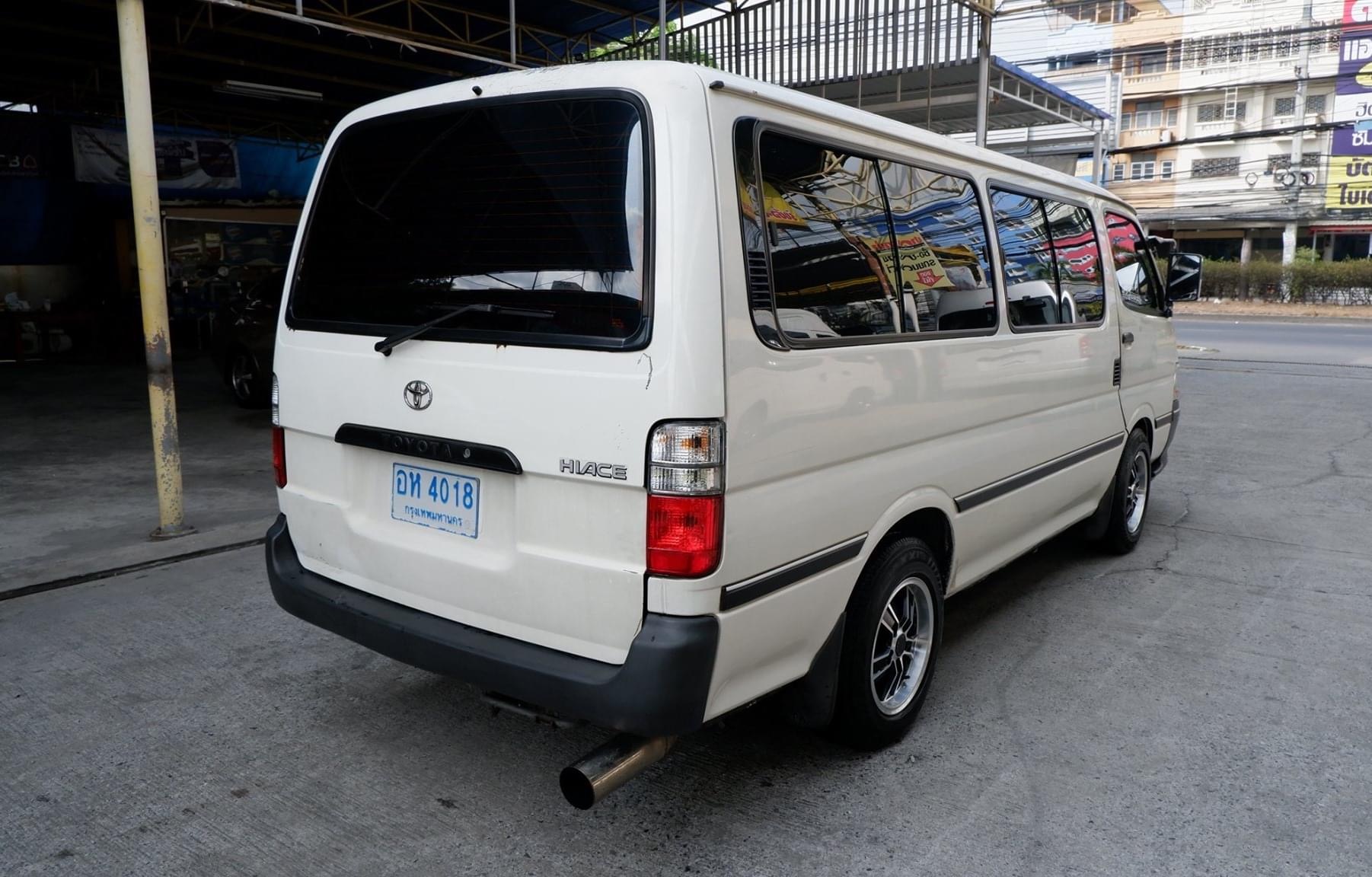 Toyota HiAce หัวจรวด ปี 2003 สีขาว (รูปที่ 12)
