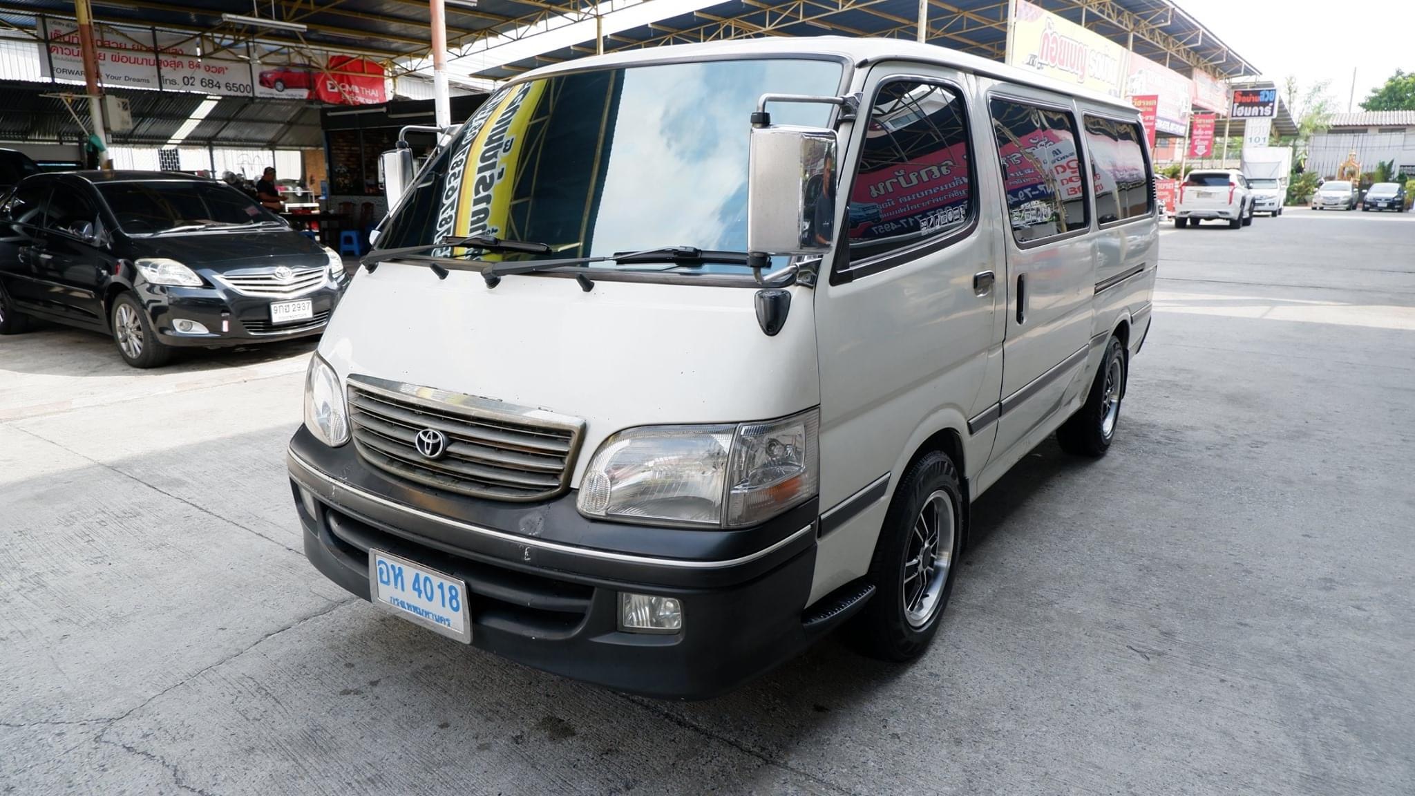 Toyota HiAce หัวจรวด ปี 2003 สีขาว (รูปที่ 11)