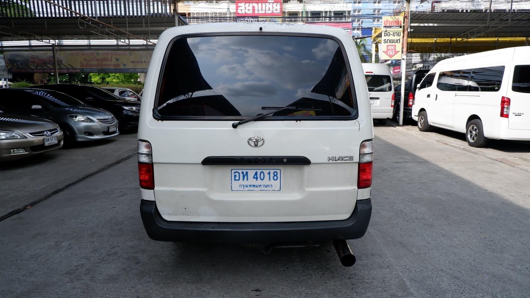 Toyota HiAce หัวจรวด ปี 2003 สีขาว (รูปที่ 13)