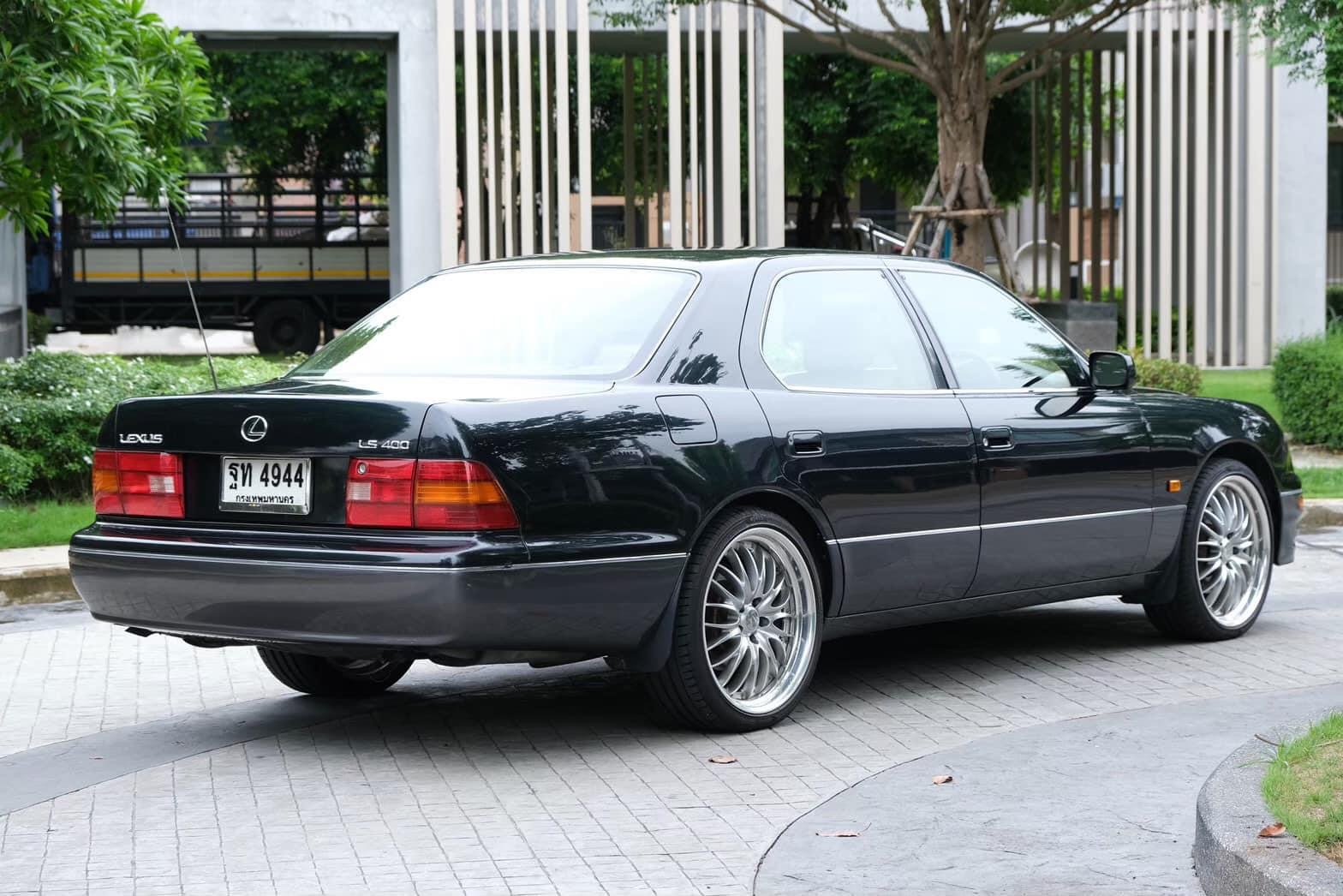 Lexus LS400 ปี 1998 สีดำ (รูปที่ 4)