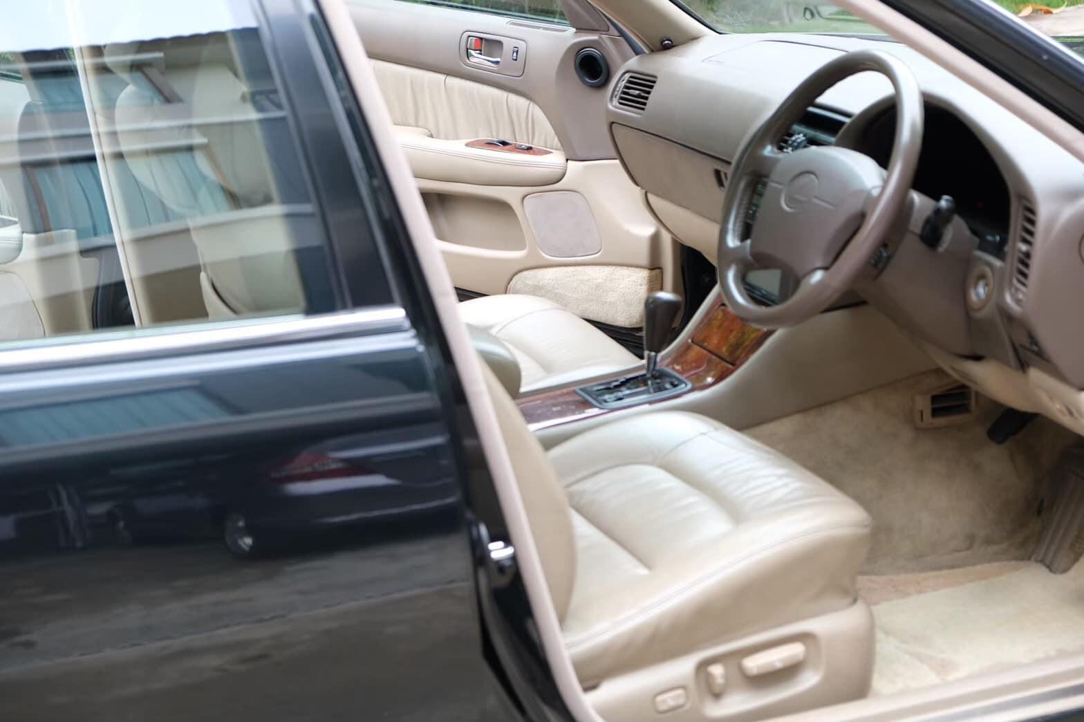Lexus LS400 ปี 1998 สีดำ (รูปที่ 8)
