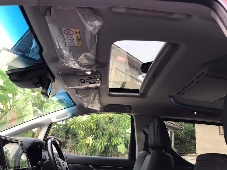 Toyota Alphard ปี 2018 สีแดง (รูปที่ 11)