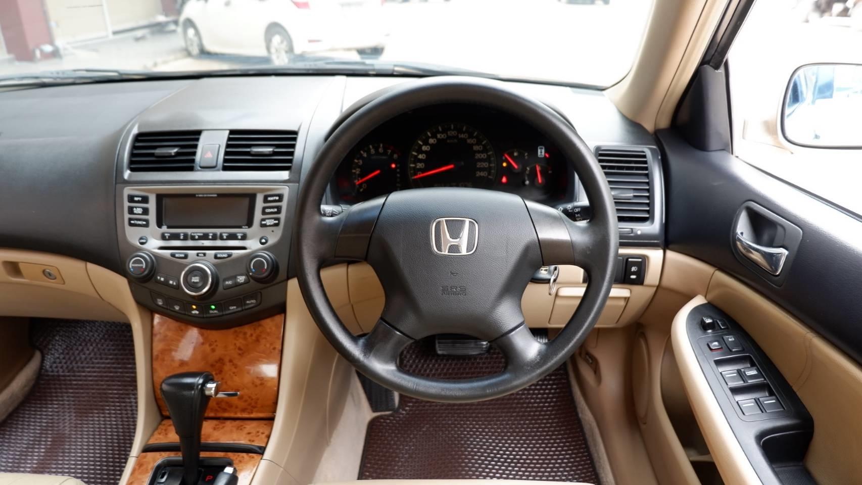 Honda Accord Gen 7 (ปลาวาฬ) ปี 2003 สีทอง