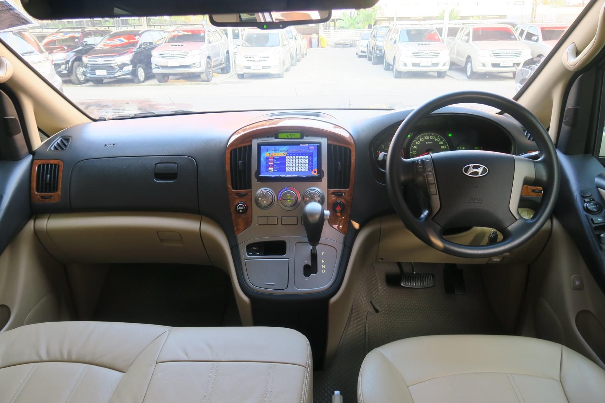 Hyundai H-1 ปี 2015 สีเทา (รูปที่ 5)
