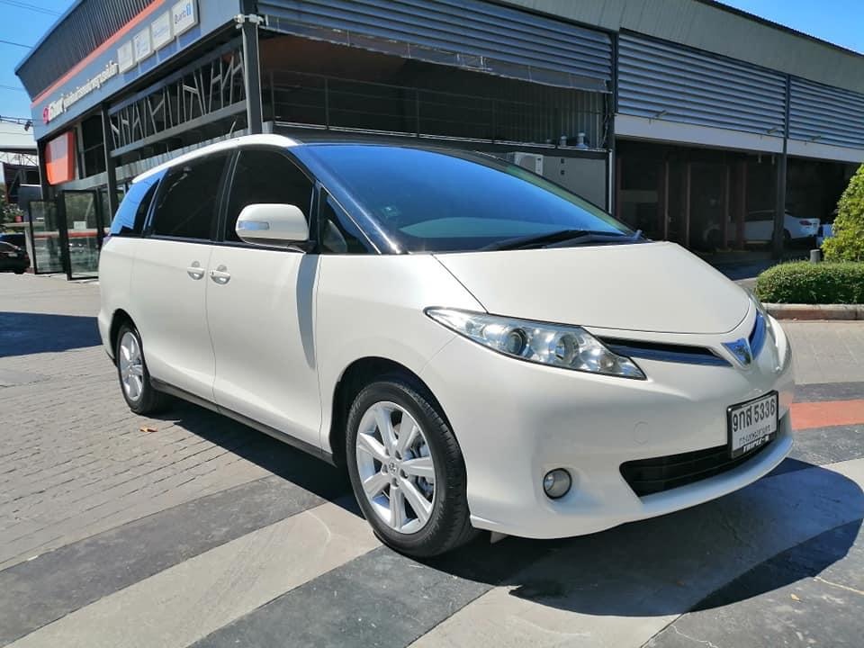 Toyota Estima ปี 2012 สีขาว