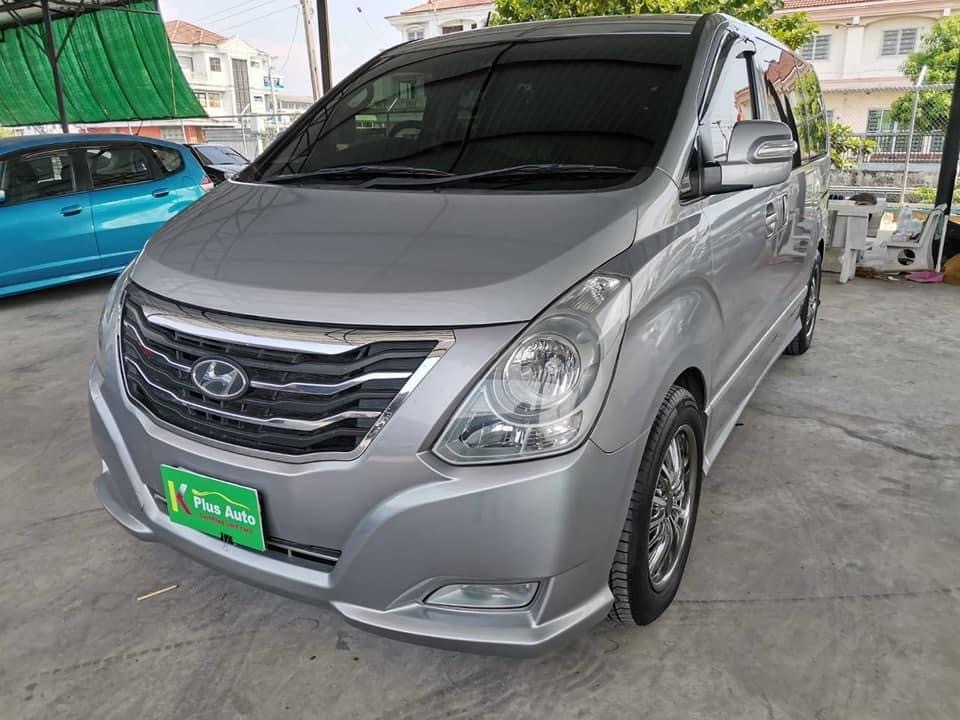 Hyundai H-1 ปี 2014 สีเทา