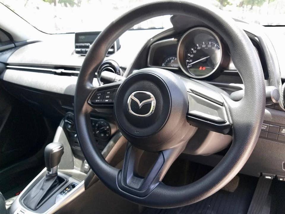 Mazda 2 Sedan (4 ประตู) ปี 2018 สีแดง (รูปที่ 8)