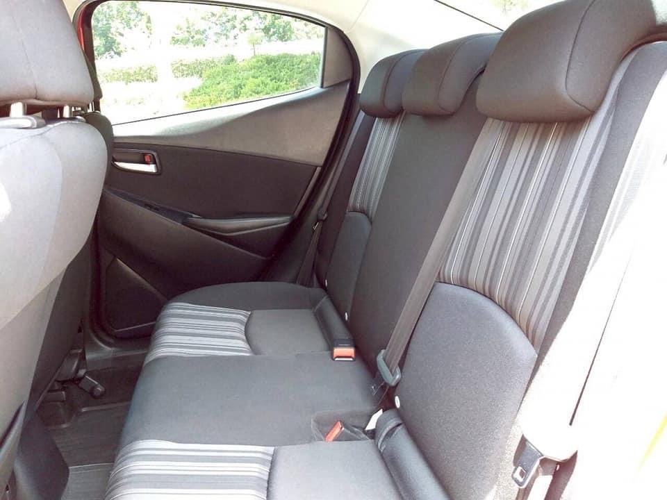 Mazda 2 Sedan (4 ประตู) ปี 2018 สีแดง (รูปที่ 7)