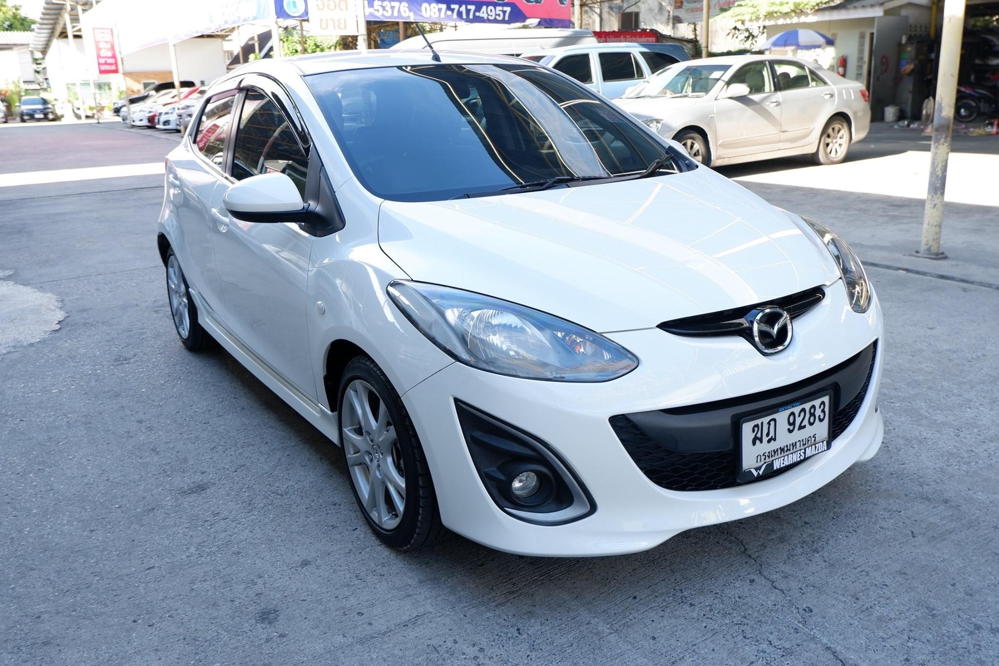 Mazda 2 ปี 2012 สีขาว (รูปที่ 12)