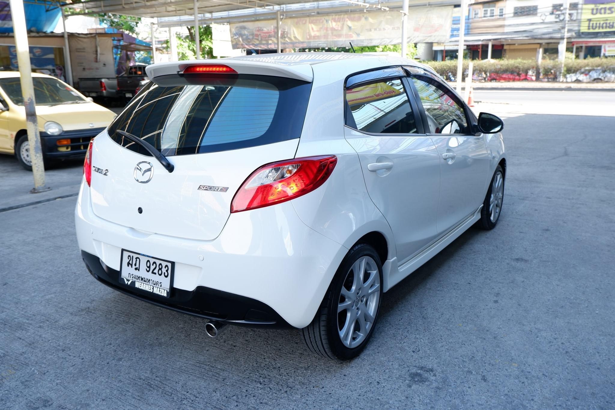 Mazda 2 ปี 2012 สีขาว (รูปที่ 15)